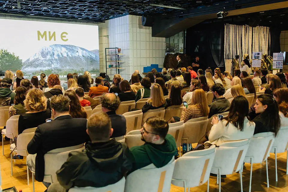 «МИ Є»: ГО «Землячки» відзначили 4 роки системної підтримки захисниць у Parkovy