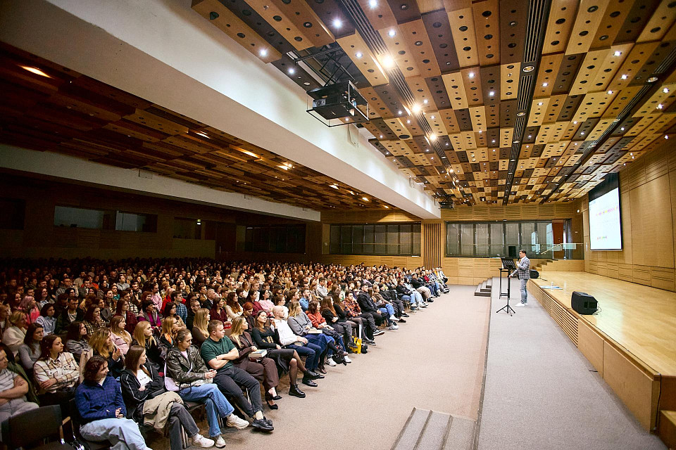 Max Kidruk Presented His Novel Collapse at Parkovy
