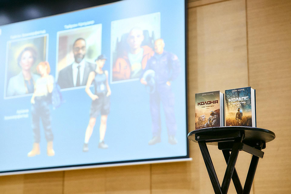 Max Kidruk Presented His Novel Collapse at Parkovy