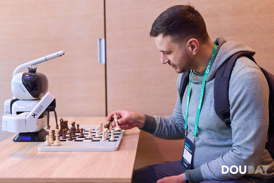 DOU Day 2026: найбільша IT-конференція України втретє у Parkovy