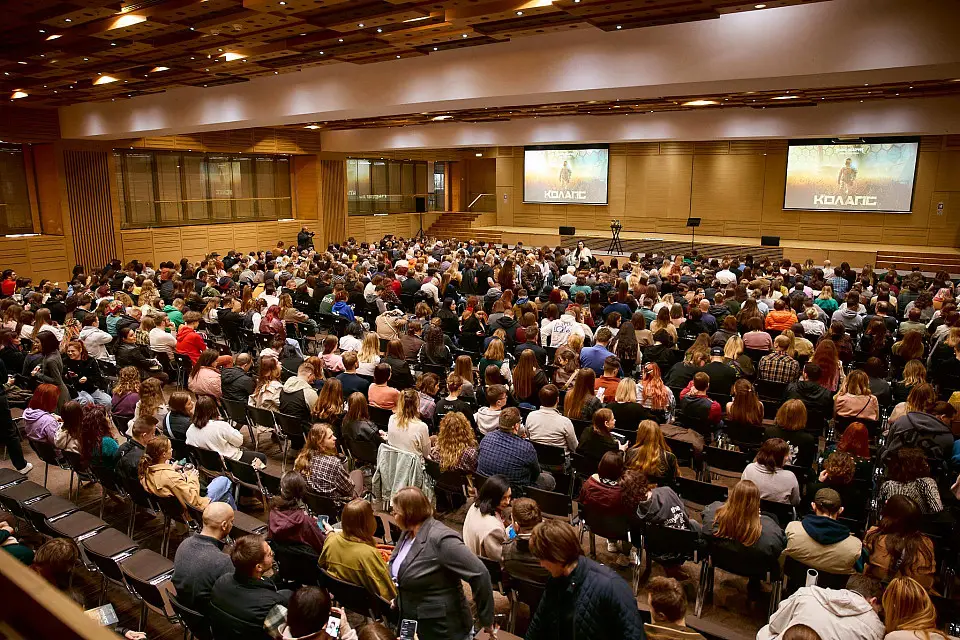 Max Kidruk Presented His Novel Collapse at Parkovy