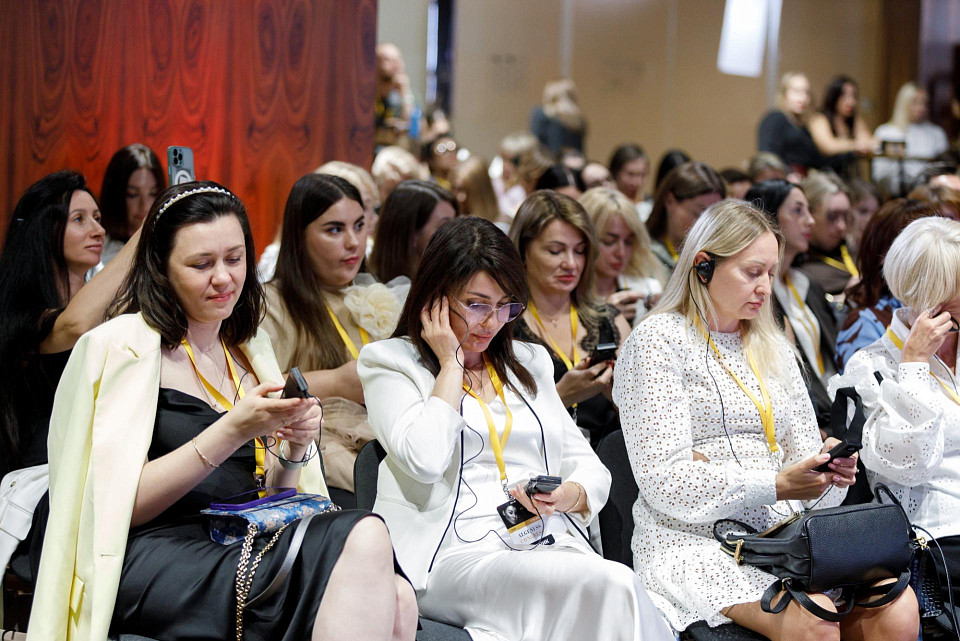 Косметологічні новинки від Hyalual: ALGENESS CONGRESS у “Парковому”
