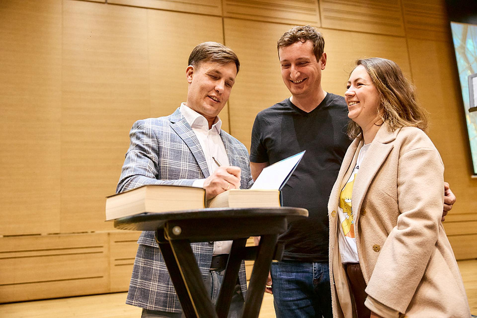 Max Kidruk Presented His Novel Collapse at Parkovy