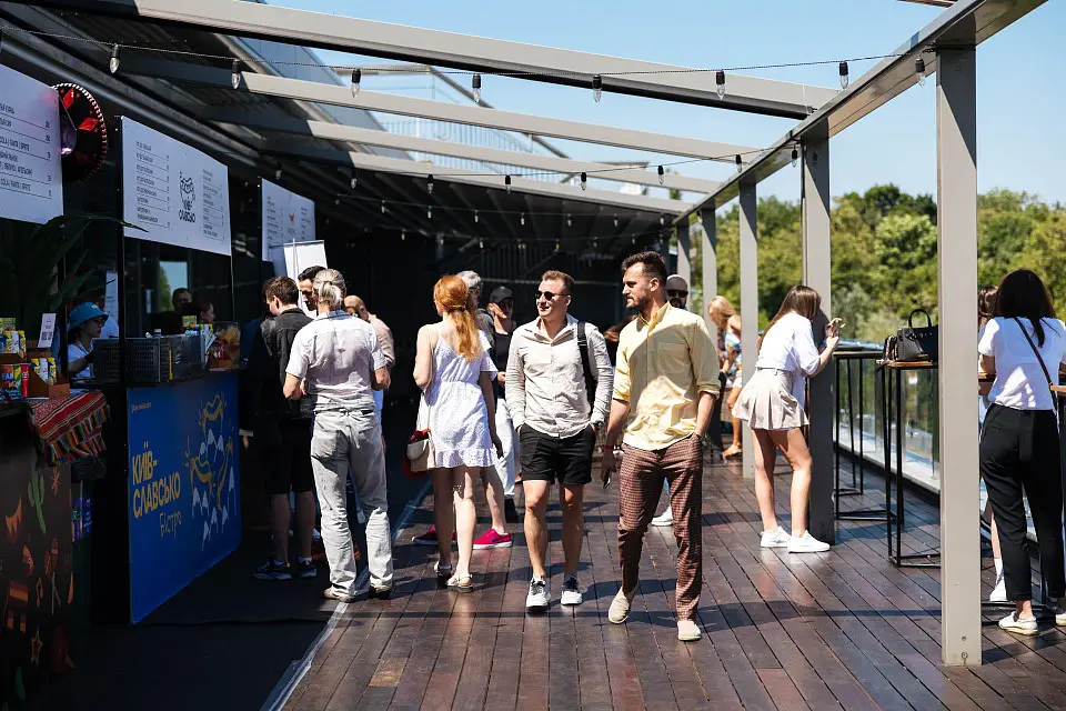 Again in Parkovy: Be Wine 2024 by Hoteliero