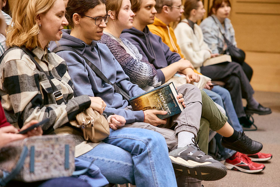 Max Kidruk Presented His Novel Collapse at Parkovy